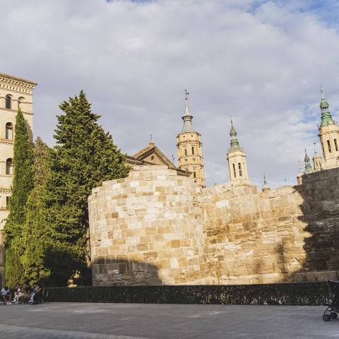 Old town roman walls (Sitios de España)